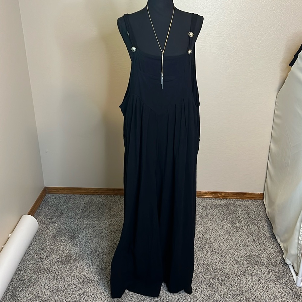 Women’s jump suit black linen